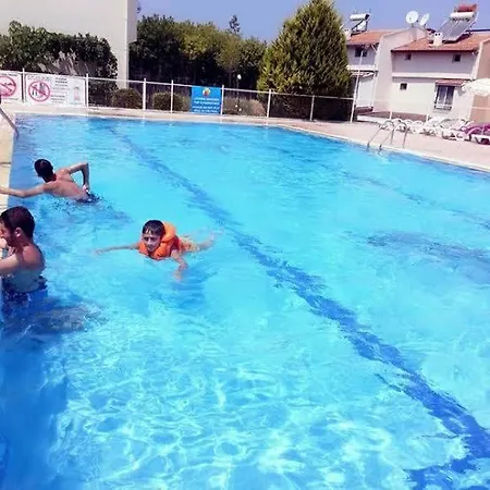 Kusadasi'nda Harika Nida 8 كوشاداسيه